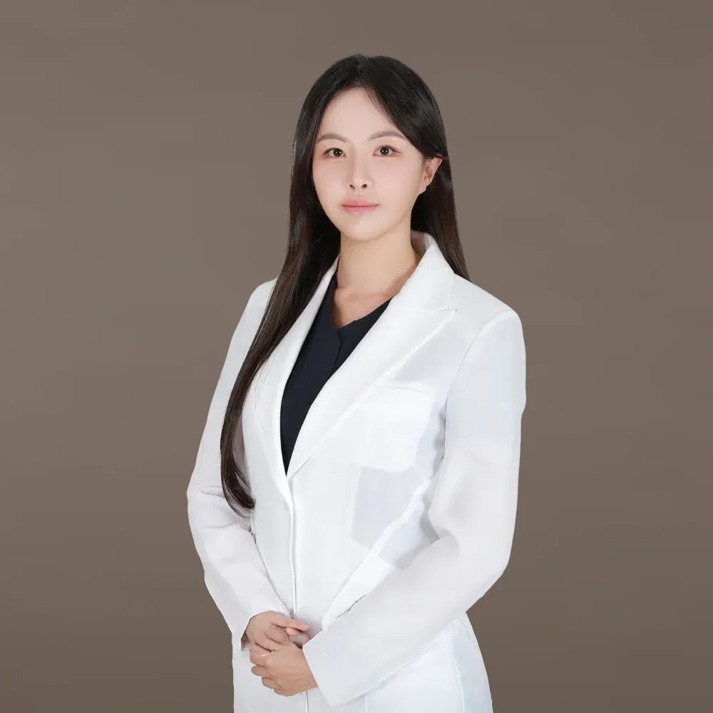 김진영 대표원장 — 리숨성형외과